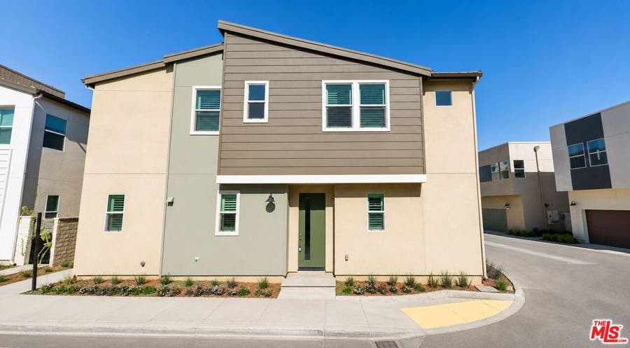 Property photo for 27133 White Sage Court, Valencia, CA