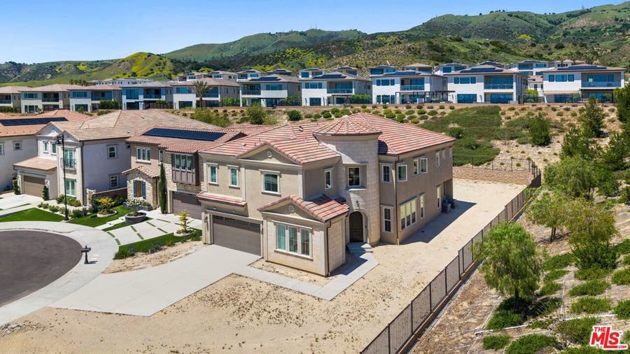 Property photo for 20517 W Deer Grass Court, Porter Ranch, CA