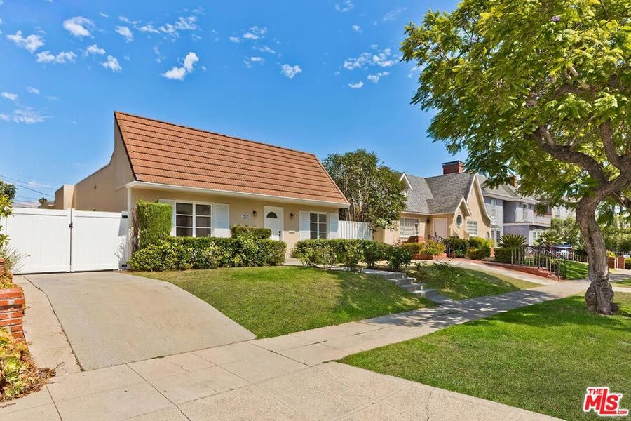 Property photo for 212 N Palm Drive, Beverly Hills, CA