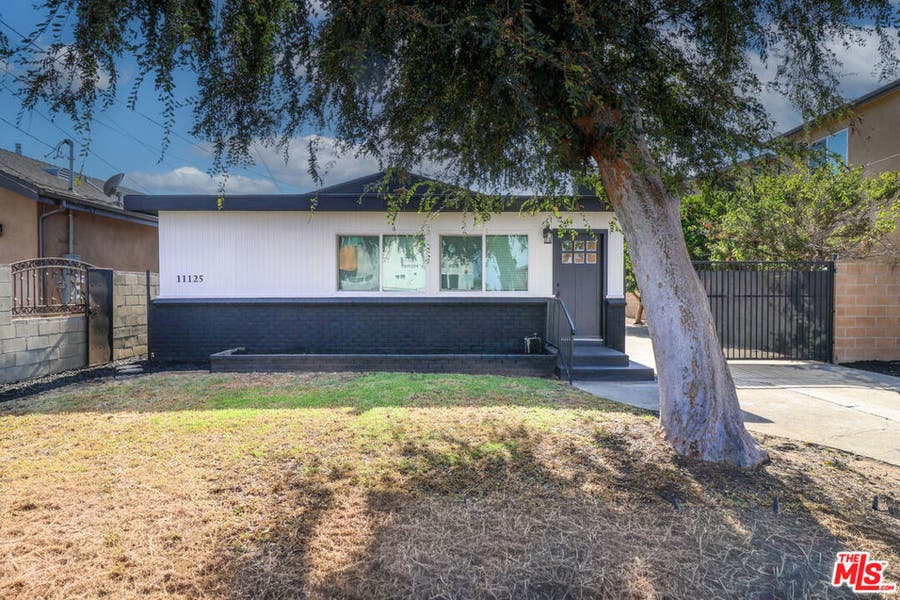 Property photo for 11125 S Osage Avenue, Inglewood, CA
