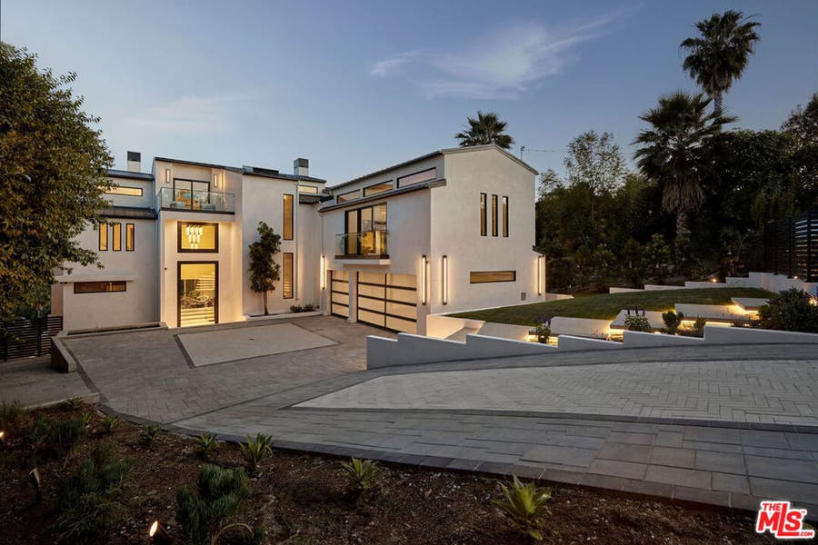 Property photo for 16838 Oak View Drive, Encino, CA