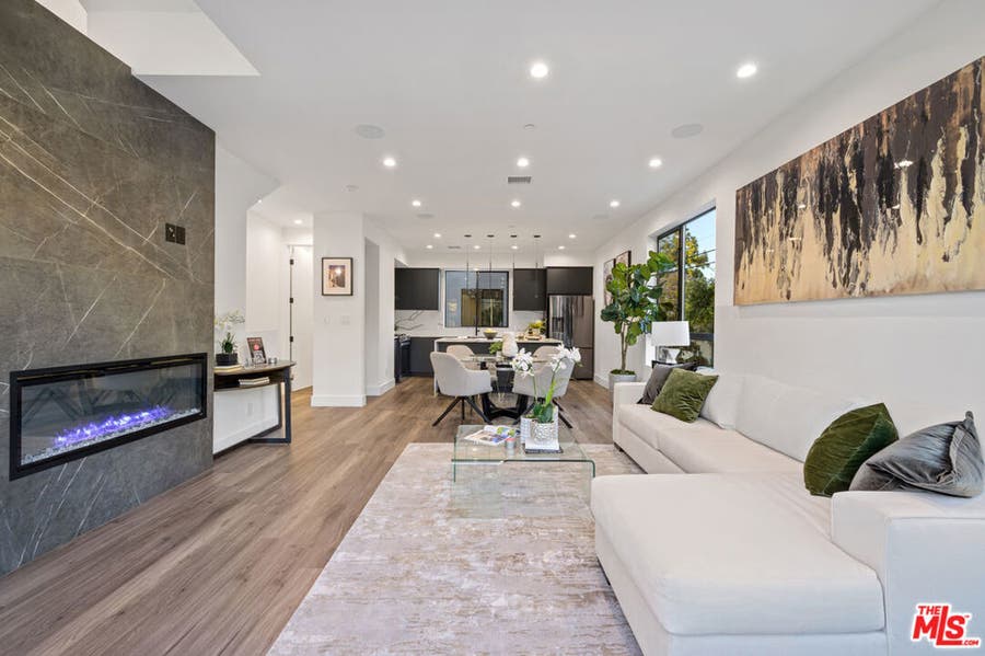 Property photo for 18315 Collins Street, Tarzana, CA