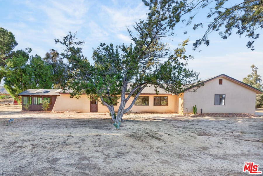 Property photo for 33201 Barber Road, Agua Dulce, CA