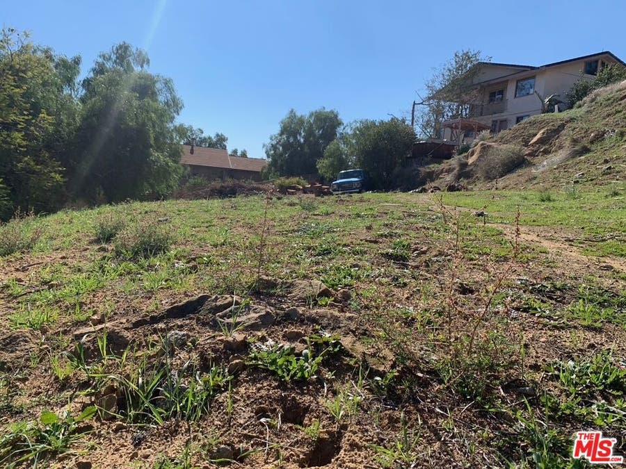 Property photo for 207 S La Gross Way, Chatsworth, CA