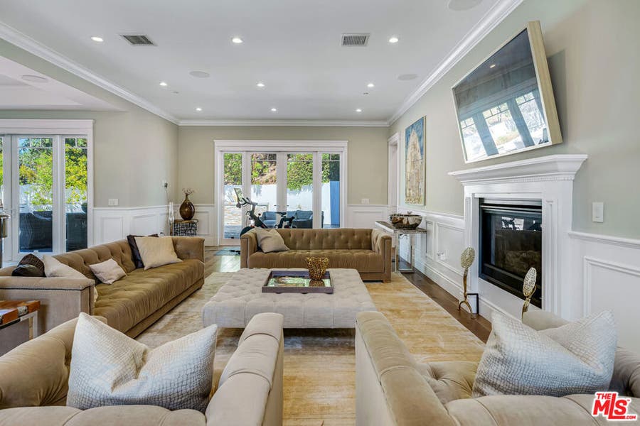 Property photo for 19633 Wells Drive, Tarzana, CA