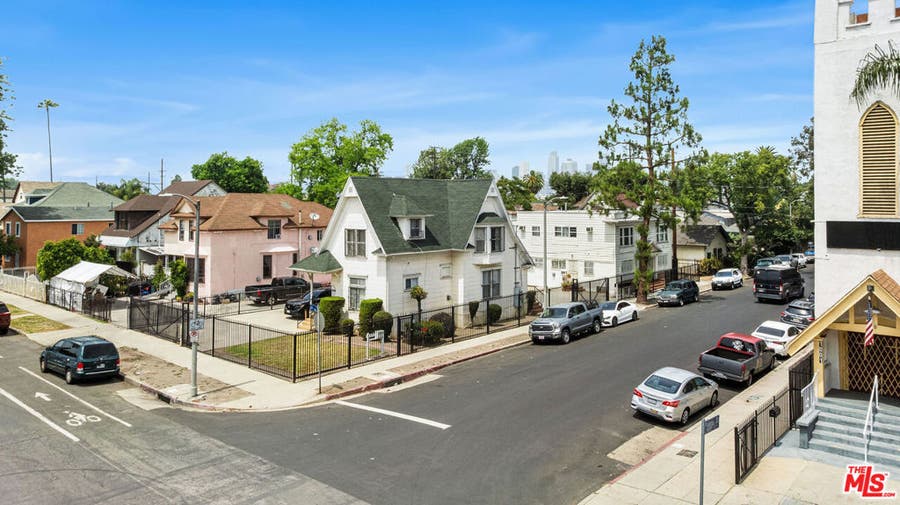 Property photo for 933 E 28th Street, Los Angeles, CA