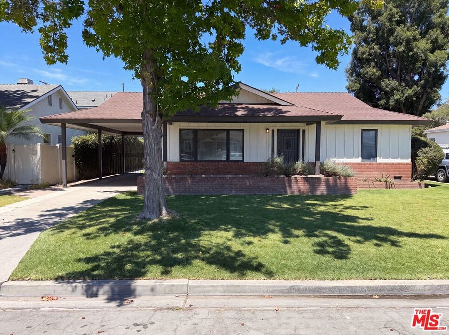 Property photo for 4421 Stanbridge Avenue, Long Beach, CA