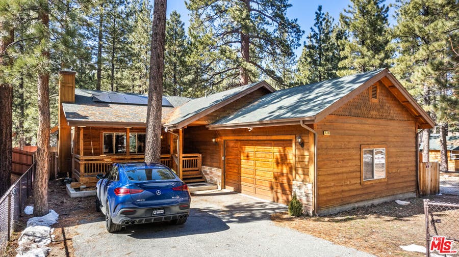 Property photo for 416 Mountainaire Lane, Big Bear, CA