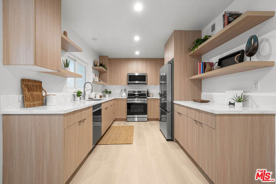 Property photo for 5301 Yarmouth Avenue, #2, Los Angeles, CA