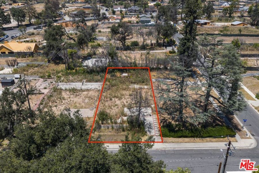 Property photo for 211 E Mendocino Street, Altadena, CA