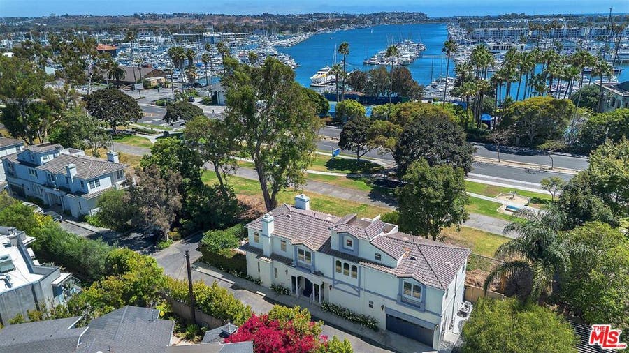 Property photo for 928 Harbor Crossing Lane, Los Angeles, CA