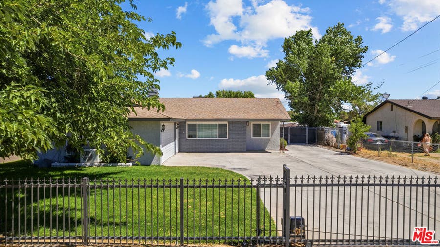 Property photo for 3305 W Avenue L6, Lancaster, CA