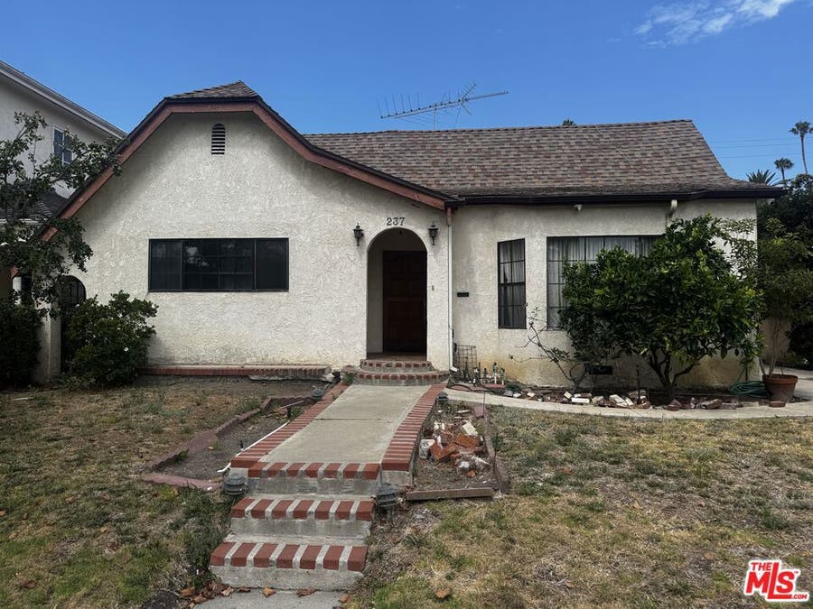 Property photo for 237 S Oakhurst Drive, Beverly Hills, CA