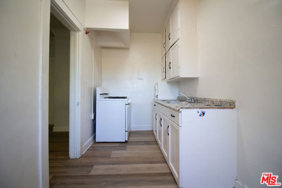 Property photo for 1316 S Mariposa Avenue, #208, Los Angeles, CA