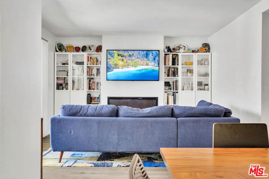 Property photo for 5674 Windsor Way, #210, Culver City, CA