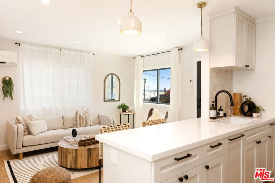 Property photo for 17 Sunset Avenue, #1, Venice, CA