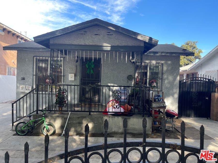 Property photo for 915 E 76th Place, Los Angeles, CA