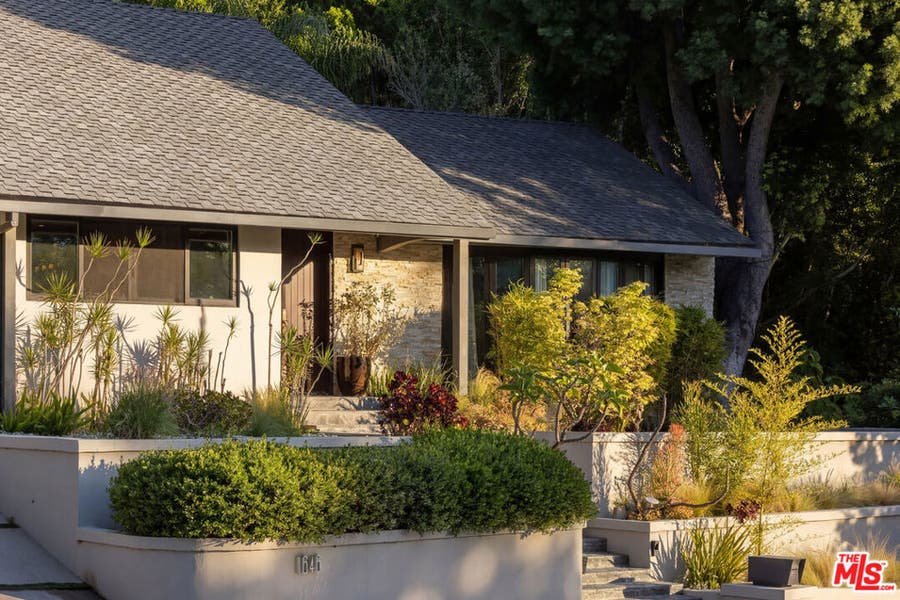 Property photo for 1646 San Ysidro Drive, Beverly Hills, CA