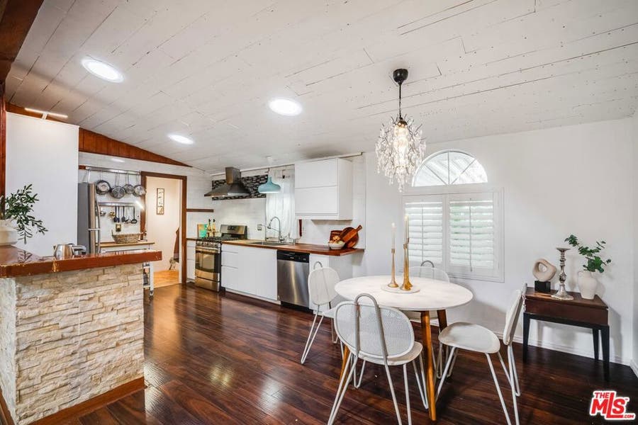 Property photo for 1165 Cherokee, Topanga, CA