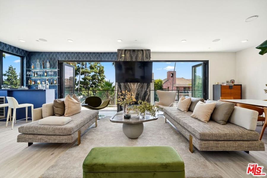 Property photo for 137 N Doheny Drive, #1, West Hollywood, CA