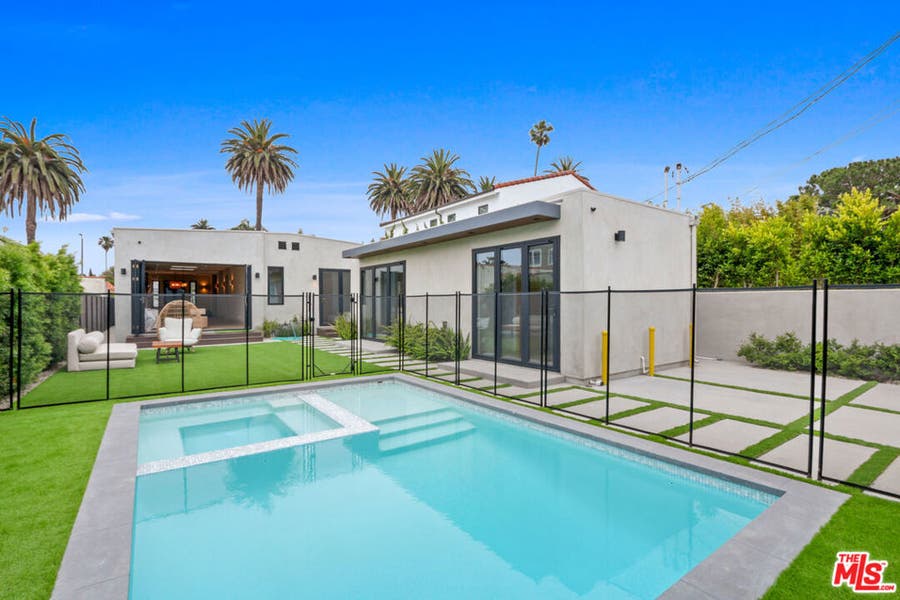 Property photo for 2225 Walnut Avenue, Venice, CA