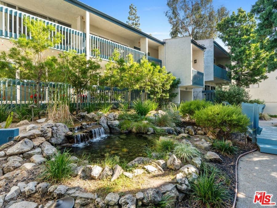 Property photo for 647 S Prospect Avenue, #202, Redondo Beach, CA