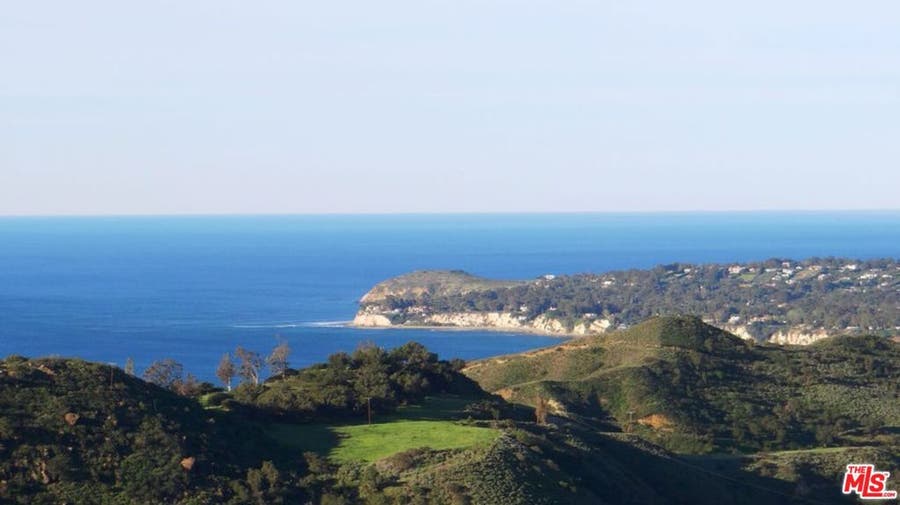 Property photo for 2965 Seabreeze Drive, Malibu, CA