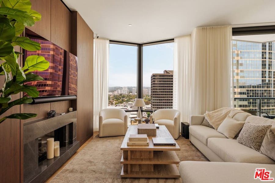 Property photo for 211 W Elm Court, #13E, Los Angeles, CA