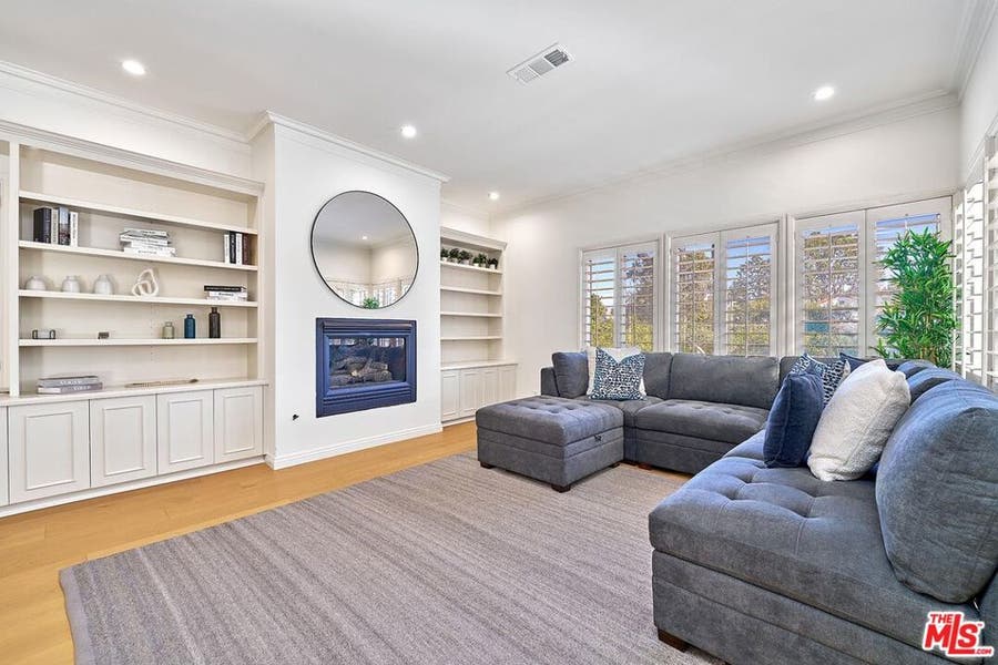 Property photo for 749 S Citrus Avenue, Los Angeles, CA