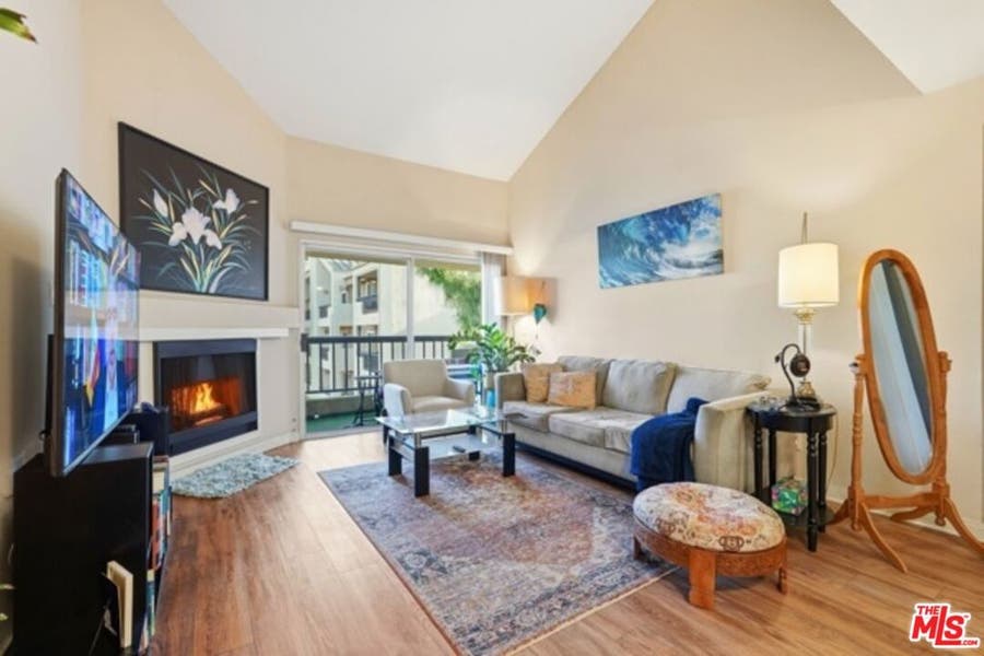 Property photo for 21450 Burbank Boulevard, #314, Woodland Hills, CA