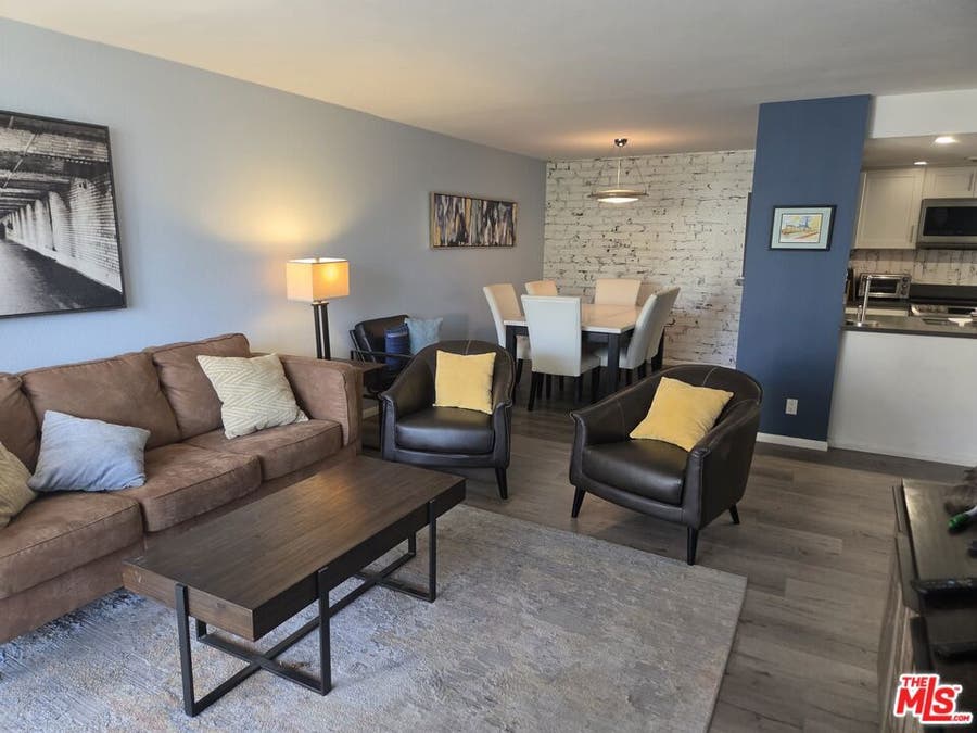 Property photo for 600 W 9th Street, #914, Los Angeles, CA