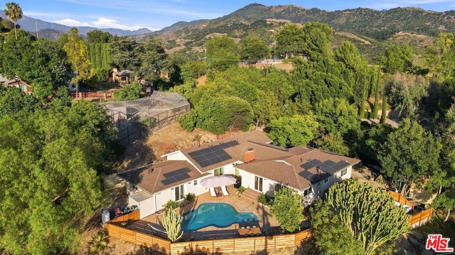 Property photo for 107 Alto Drive, Oak View, CA