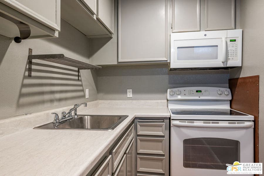 Property photo for 550 N Villa Court, #214, Palm Springs, CA
