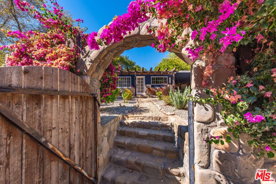Property photo for 21881 Koontz Way, Topanga, CA