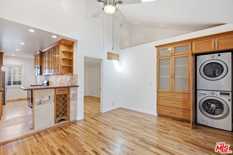 Property photo for 325 Vernon Avenue, #4, Venice, CA