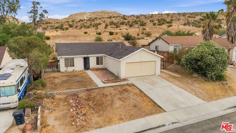 Property photo for 1325 Bradford Avenue, Rosamond, CA