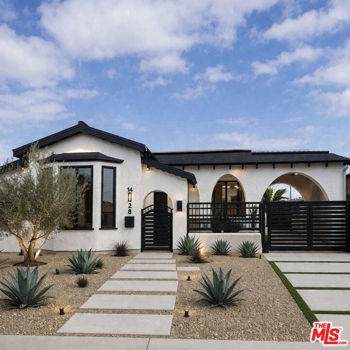 Property photo for 10022 S Manhattan Place, Los Angeles, CA