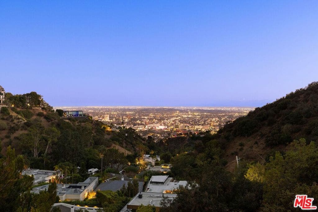 1877 Rising Glen Road, Los Angeles, CA 90069 1877 Rising Glen Road, Los Angeles, CA 90069