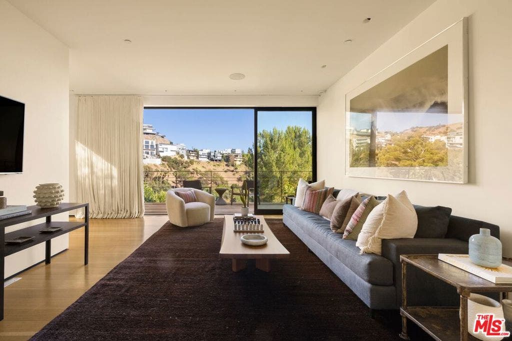 1877 Rising Glen Road, Los Angeles, CA 90069 1877 Rising Glen Road, Los Angeles, CA 90069
