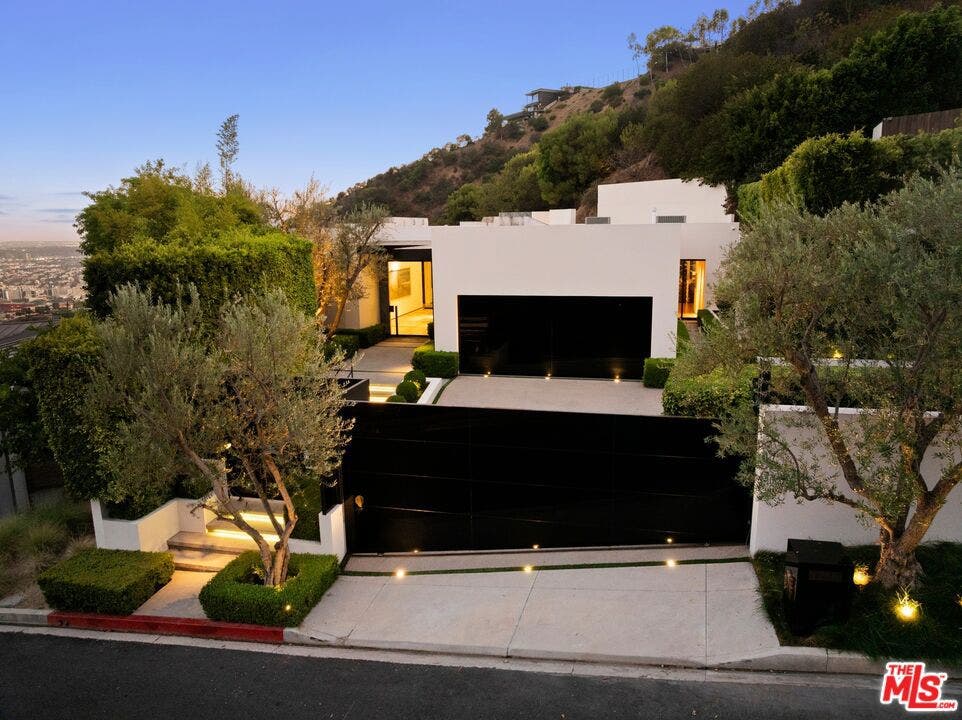 1877 Rising Glen Road, Los Angeles, CA 90069 1877 Rising Glen Road, Los Angeles, CA 90069
