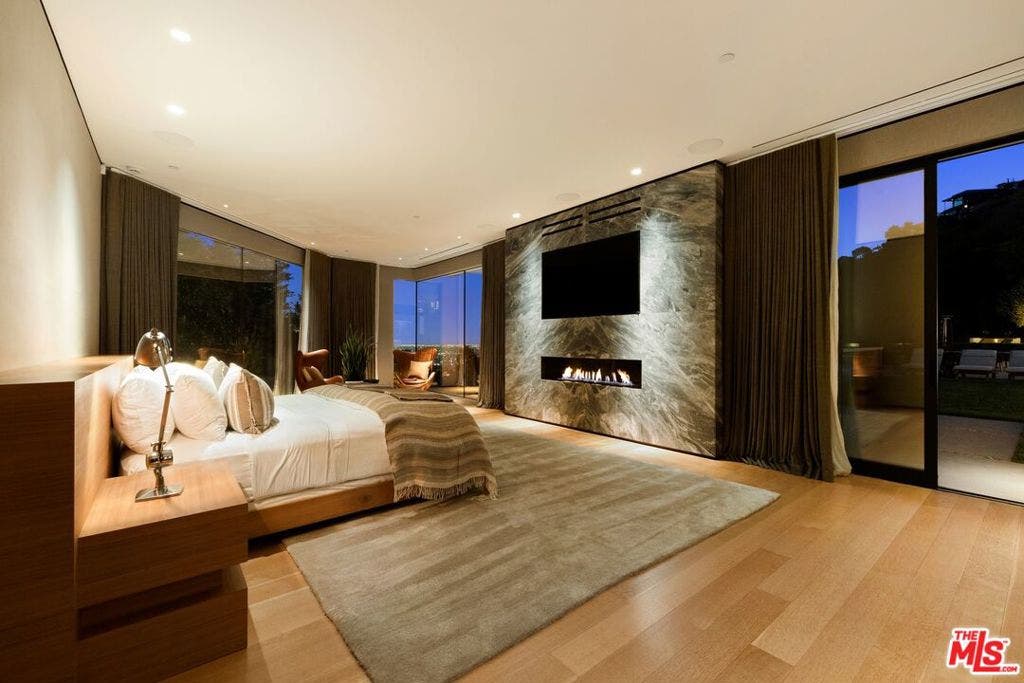 1877 Rising Glen Road, Los Angeles, CA 90069 1877 Rising Glen Road, Los Angeles, CA 90069