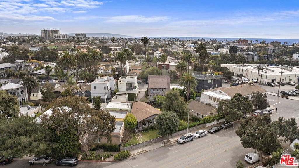 308 Windward Avenue, Venice, CA 90291