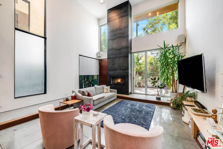 Property photo for 417 Venice Way, Los Angeles, CA