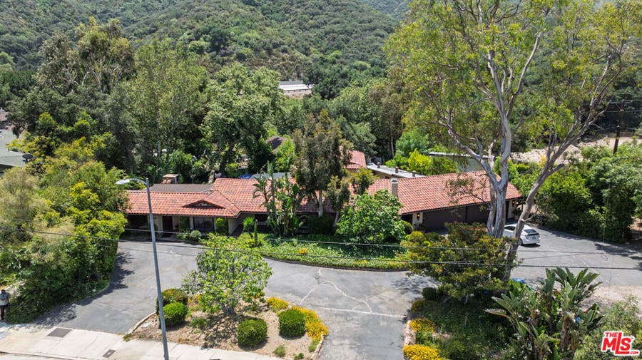 Property photo for 6320 Honolulu Avenue, Los Angeles, CA