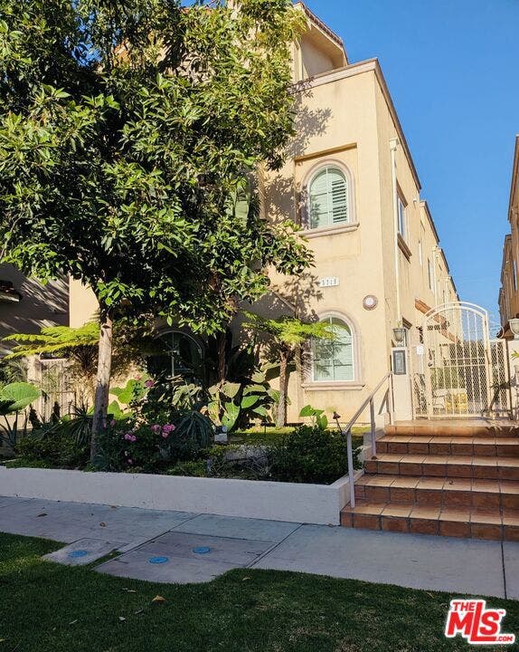 Property photo for 5719 Camellia Avenue, #109, North Hollywood, CA