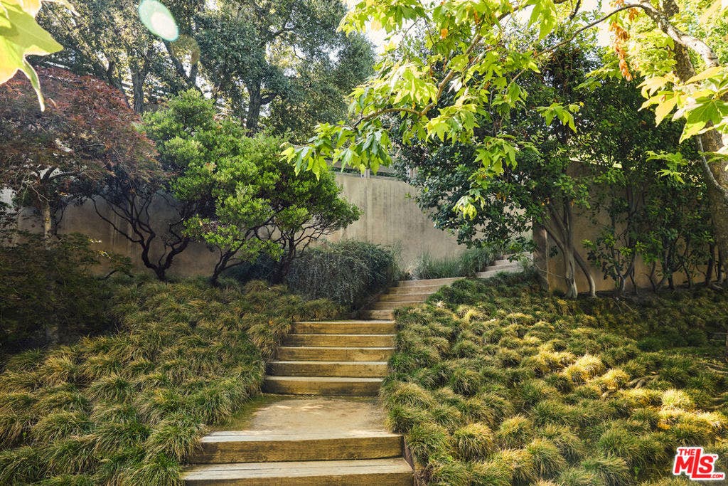 1680 Old Oak Road, Los Angeles, CA 90049 1680 Old Oak Road, Los Angeles, CA 90049