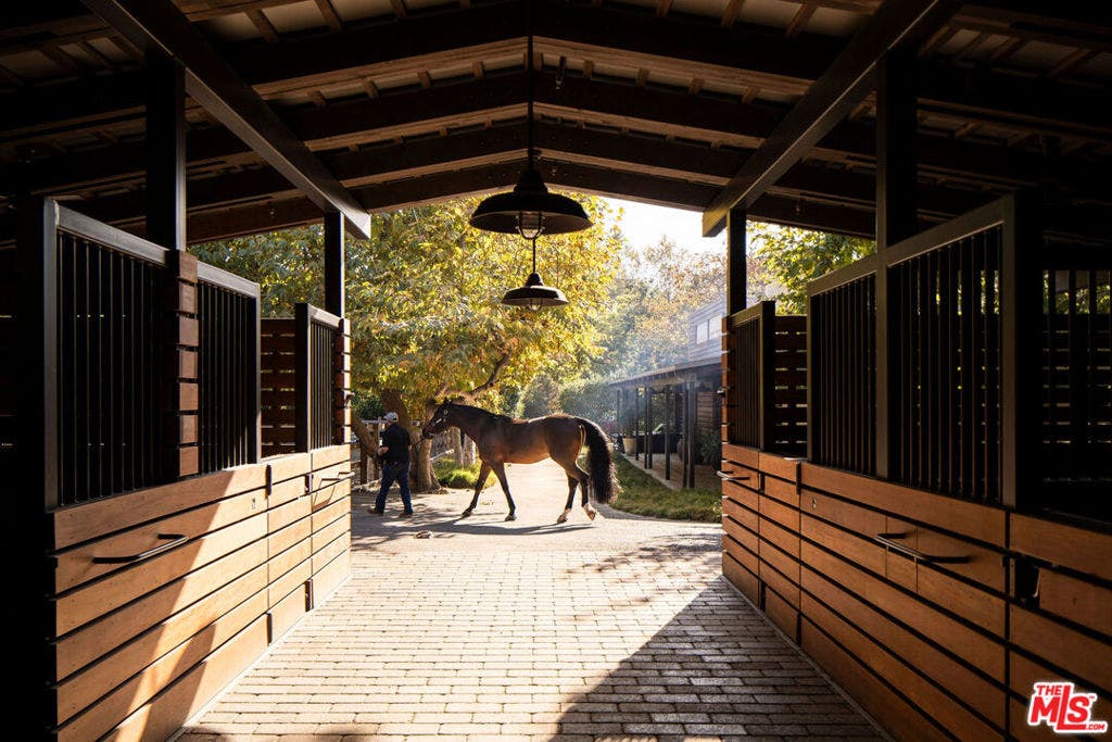 1680 Old Oak Road, Los Angeles, CA 90049 1680 Old Oak Road, Los Angeles, CA 90049