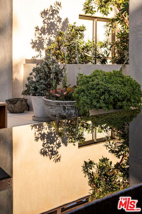 1680 Old Oak Road, Los Angeles, CA 90049 1680 Old Oak Road, Los Angeles, CA 90049