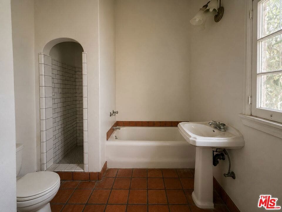 431 Westmount Drive, West Hollywood, CA 90048 431 Westmount Drive, West Hollywood, CA 90048
