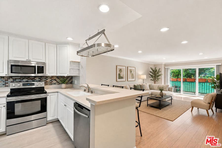 Property photo for 2940 N Verdugo Road, #213, Glendale, CA